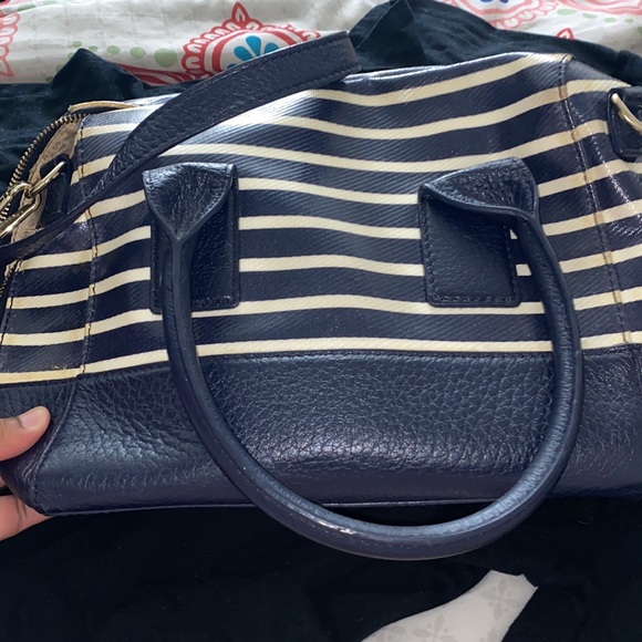 Medium Kate Spade Crossbody - Picture 6 of 11